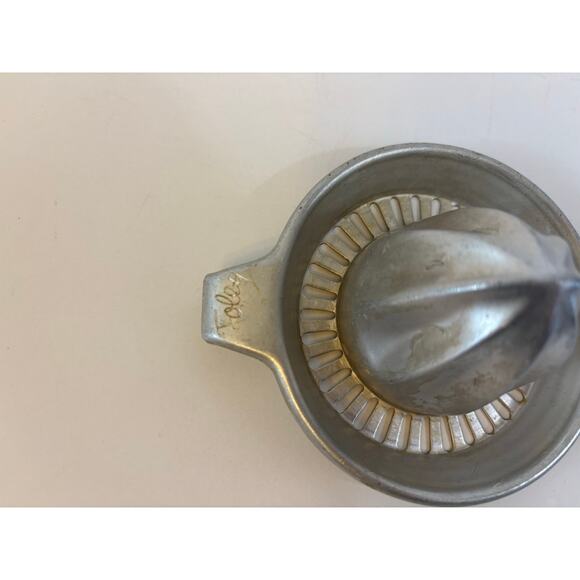 Vintage Foley Handheld Manual Aluminum Juicer Made in USA - Picture 3 of 6